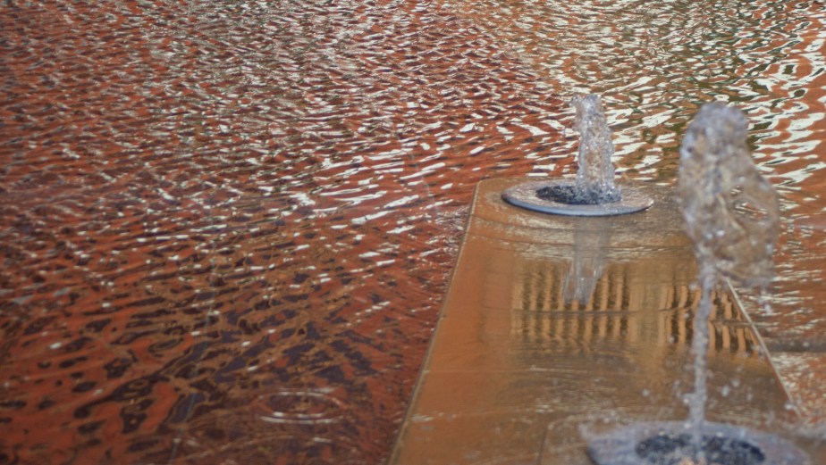 Victoria and Albert Museum pool