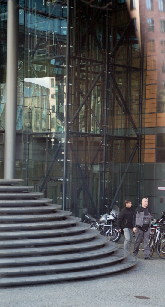 Daimler Chrysler  - Rogers Stirk Harbour + Partners